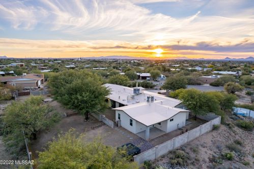 1348 Avenida Conalea, Tucson AZ 85748-7716 exterior