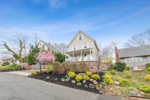 95 Soper Ave, Northport, NY 11768-3122