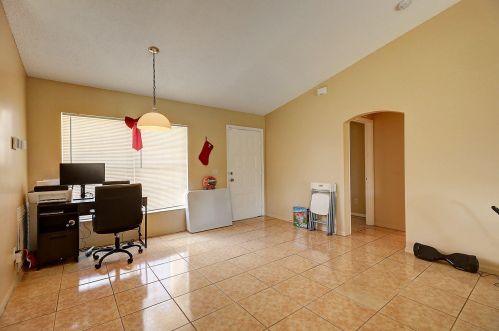 421 Oleander Ave, Fort Pierce FL  34952-1343 exterior
