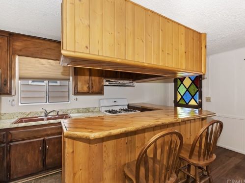 926 Country Club Blvd, Big Bear City CA  92314-9048 exterior