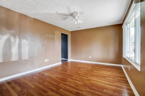 19 Plymouth Ln, Covington KY 41018-2757 exterior