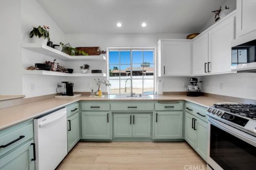 7645 Victoria Ave, Yucca Valley CA  92284-6152 exterior