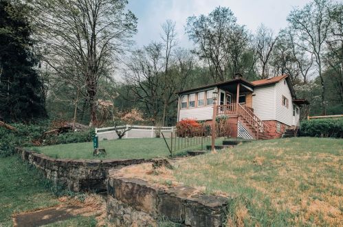 129 Water St, Avonmore, PA 15618-1280