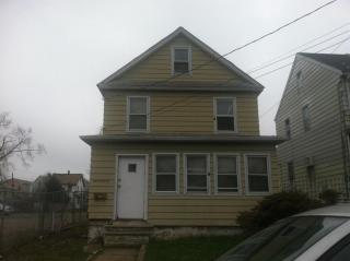 642 South St, Elizabeth, NJ 07202-3616