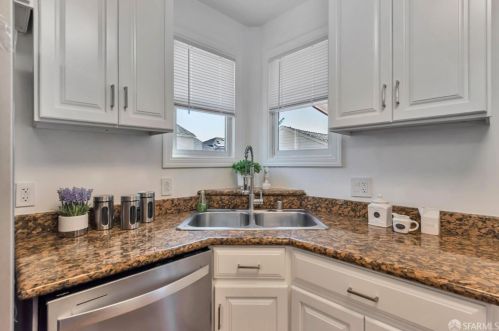 1244 106th Ave, Oakland CA  94603-3814 exterior