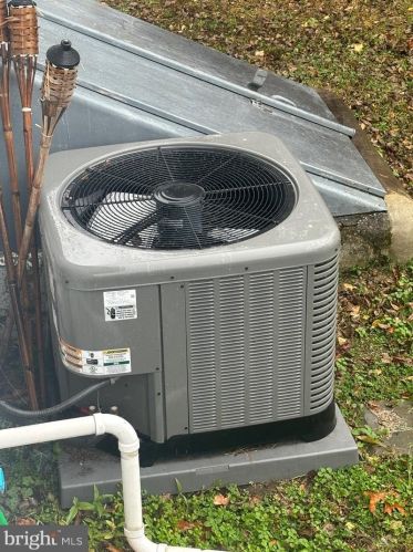 932 Davis St, West Deptford NJ  08096-5866 exterior