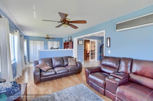 1606 14th Ave, Boynton Beach FL  33426-5809 exterior
