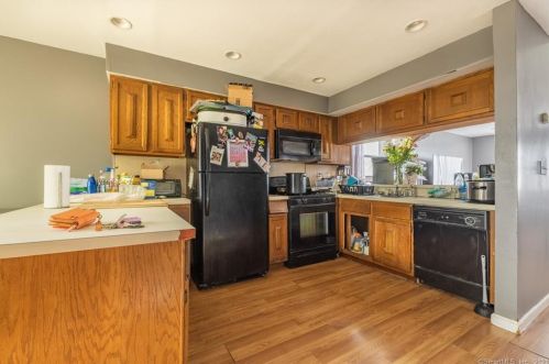 130 Arthur St, Bridgeport, CT 06605-3162