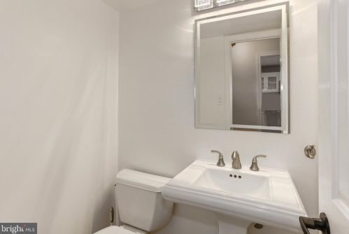 5509 Miles Ct, Springfield VA 22151-1714 exterior