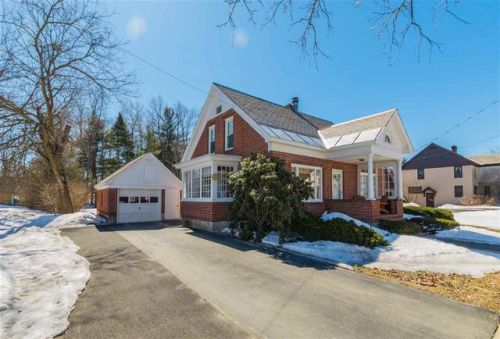 37 School St, Broadalbin, NY 12025-2155