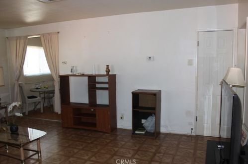 5570 Newbury Ave, San Bernardino, CA 92404-2952