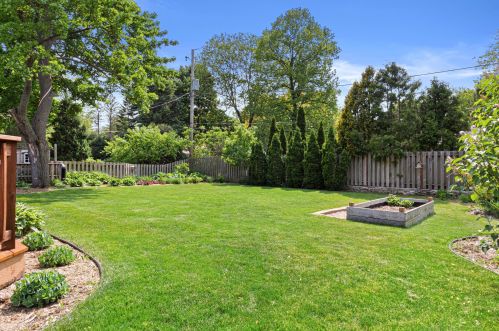 1015 121, Milwaukee WI 53226-3309 exterior