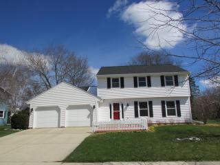 5696 Gladstone Ln, Greendale, WI 53129-1509