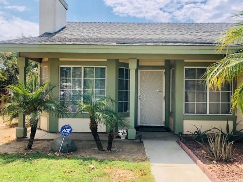 273 Count Turf Ct, Perris, CA 92571-4670