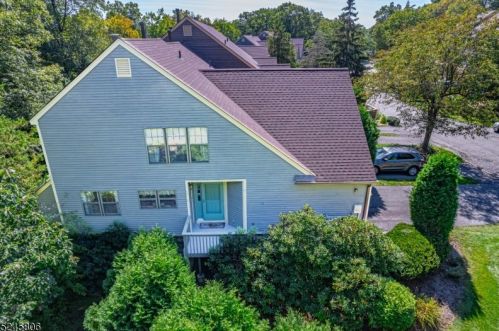 44 Manchester Ln, West Milford Lakes, NJ 07480-4919
