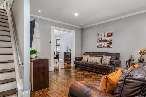 76-38 85th Dr, Jamaica NY  11421-1008 exterior