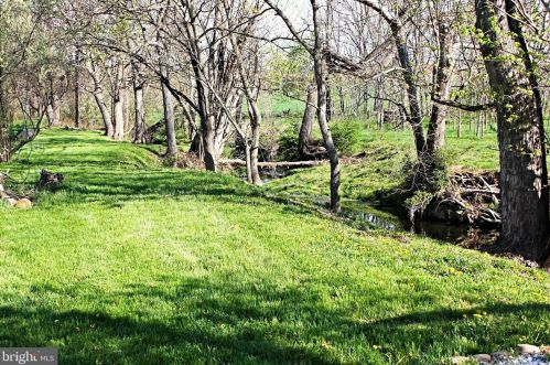 39068 Irish Corner Rd, Lovettsville VA  20180-2742 exterior