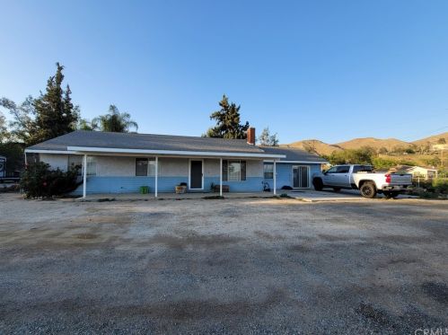 3609 Campbell St, Riverside, CA 92509-1032