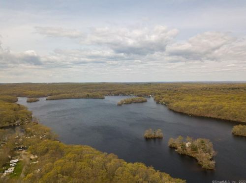 7 Lk Shr Dr, Exeter CT 06249-1934 exterior