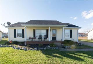 590 Joshua Dr, Clarksville, TN 37042-7141