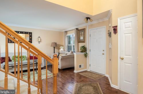 59 Greenbrook Dr, Columbus NJ  08022-2323 exterior