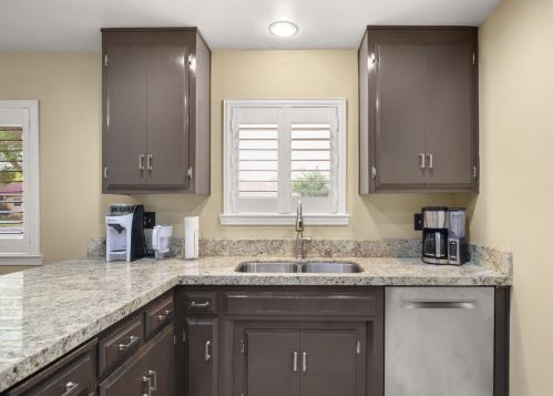 1445 Gary Ln, Modesto CA  95355-3125 exterior