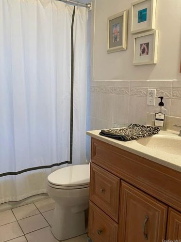 2 Frado Ct, Stony Point NY  10980-1004 exterior