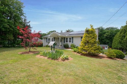 35 Chesterfield Ave, Waterbury, CT 06716-3209