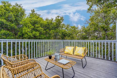 95 Colorados Dr, Millbrae CA  94030-2107 exterior