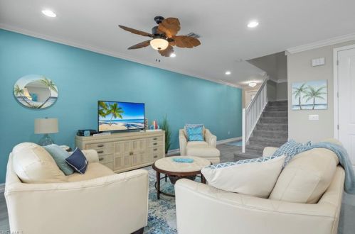 7698 Bristol Cir, Naples FL  34120-0697 exterior