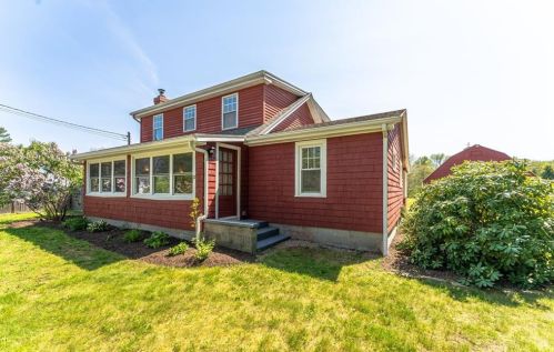9 Townhouse Rd, Hopkinton, RI 02833-1142