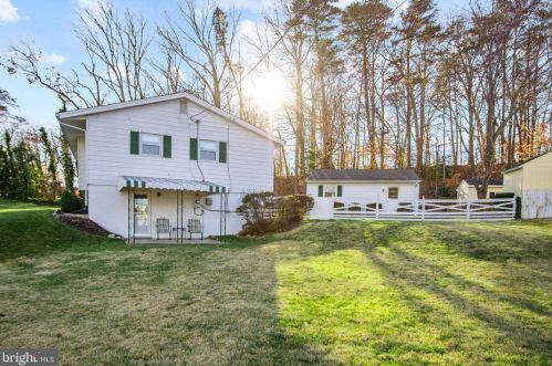 7612 Pollen St, Lorton VA  22079-1636 exterior