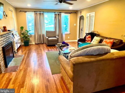 6107 Chestnut Ave, Camden, NJ 08109-2304