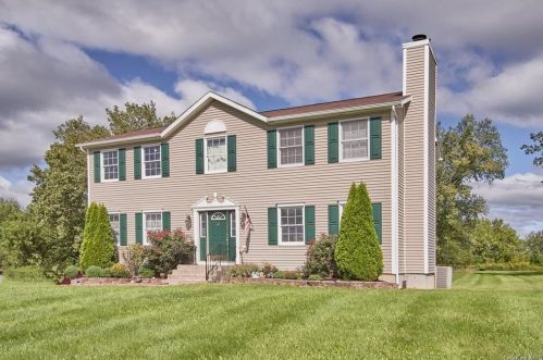 35 Kosuga Ln, Pine Island, NY 10969-1706