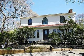 279 Terry Rd, Smithtown, NY 11787-5505