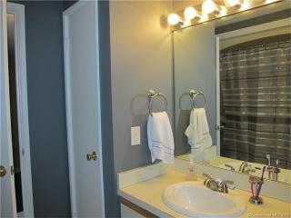 12 Trolley Crossing Ln, Middletown CT  06457-5841 exterior