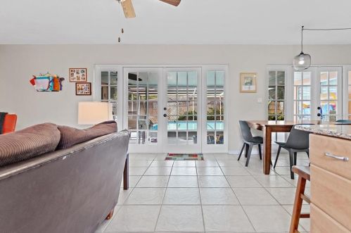 6534 18th Way, Saint Petersburg FL  33702-7146 exterior