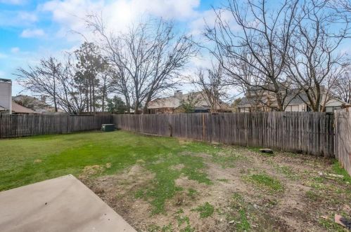 1147 Prospect Dr, Lewisville TX  75028-2549 exterior