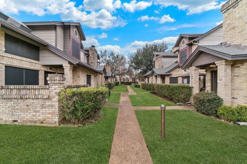 10819 Crown Colony Dr, Austin TX  78747-1614 exterior