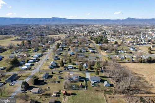 509 6th St, Richmond National Battlefiel VA  22835-1449 exterior