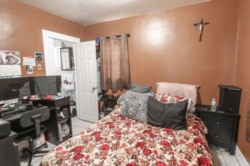 1624 8th St, Long Beach CA  90813-5106 exterior