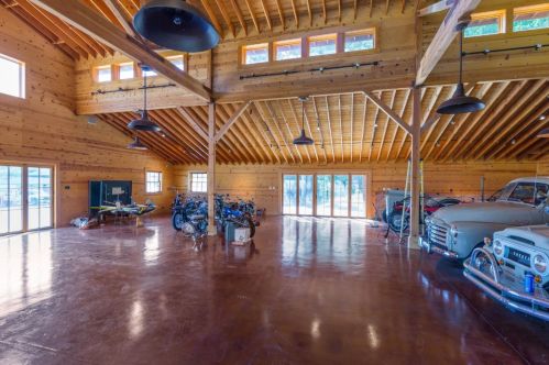 20005 Uvas Rd, Morgan Hill, CA 95037-9423