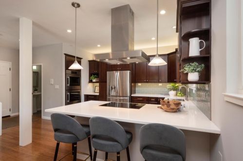678 Webster St, Palo Alto, CA 94301-2027