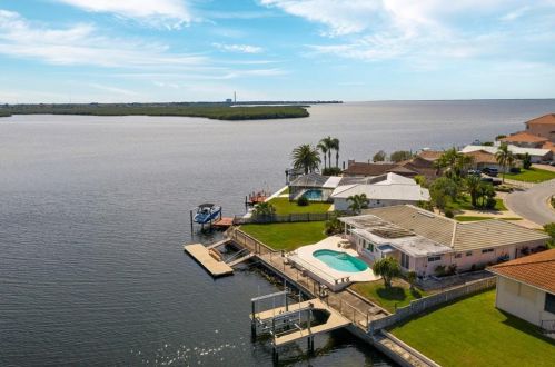 4956 Galleon Ct, New Port Richey, FL 34652-3072