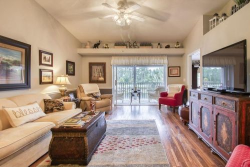 8420 Naples Heritage Dr, Naples, FL 34112-2786