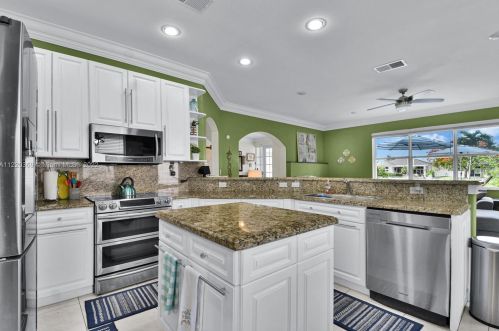 18856 23rd Pl, Hollywood FL  33029-5340 exterior