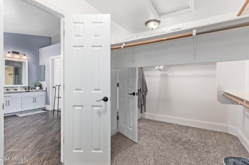 5717 Soft Wind Dr, Glendale AZ  85310-3643 exterior