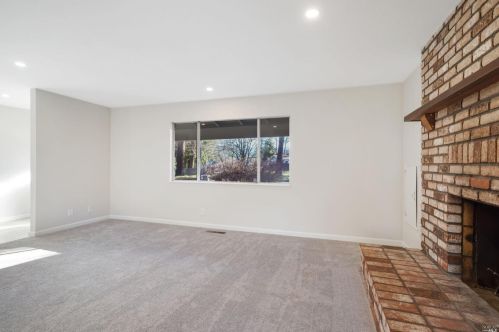 930 Live Oak Ave, Ukiah CA  95482-3733 exterior