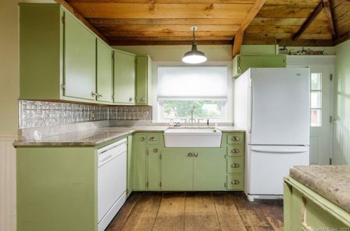 18 Oak St, Litchfield, CT 06787-1726