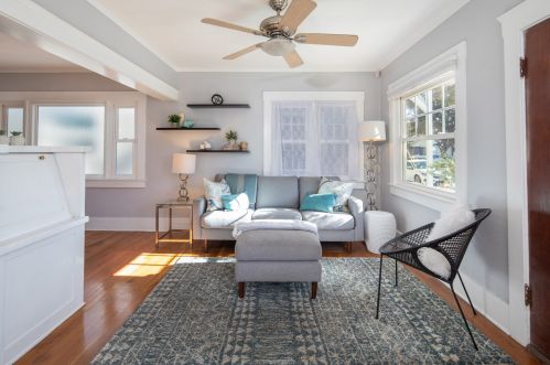 507 7th St, San Diego, CA 92118-2005